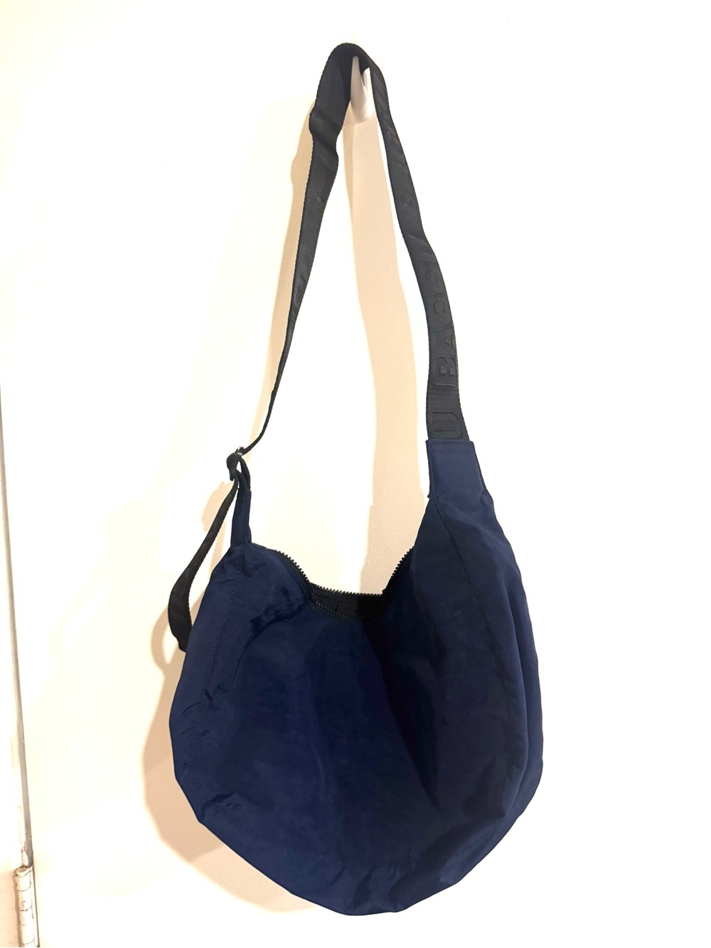Baggu Navy crescent bag discontinued color